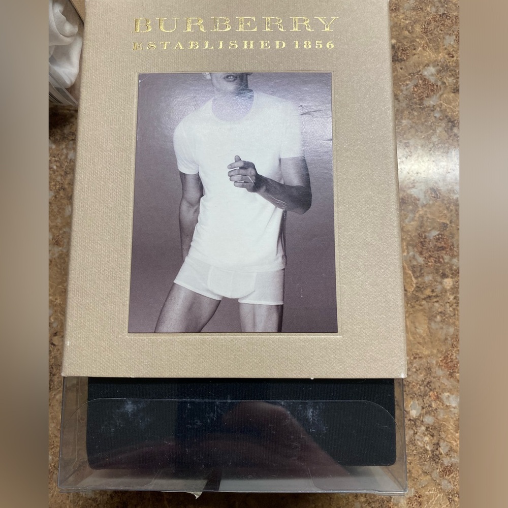 Burberry Men’s Crew Neck Undershirt Size:L Color:Black NWT